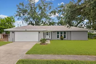 9633 Portside Dr, Seminole, FL 33776 - Photo 1