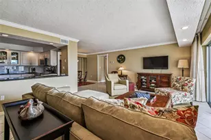 101 Benjamin Franklin Dr, Sarasota, FL 34236 - Photo 15