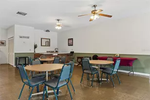 8651 10th St N, Saint Petersburg, FL 33702 - Photo 25