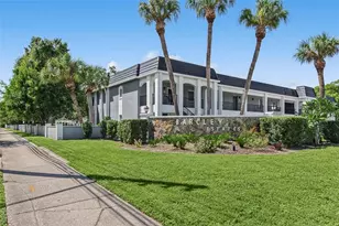 8651 10th St N, Saint Petersburg, FL 33702 - Photo 1