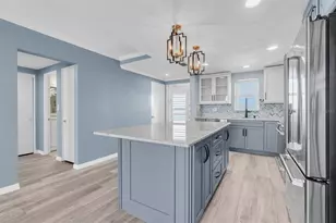 7000 Beach Plaza, Saint Pete Beach, FL 33706 - Photo 9