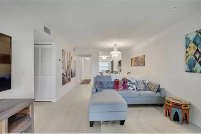 5775 Park Street N #402, Saint Petersburg, FL 33709 - Photo 9