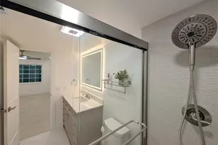 4507 S Oak Dr, Tampa, FL 33611 - Photo 13
