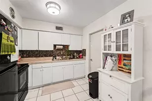 4834 Alvarado Dr, Tampa, FL 33634 - Photo 9