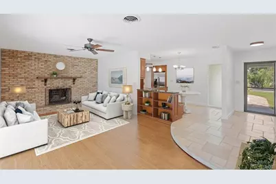 542 59th Way S, Saint Petersburg, FL 33707 - Photo 5