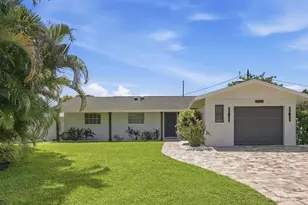 542 59th Way S, Saint Petersburg, FL 33707 - Photo 1