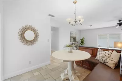 542 59th Way S, Saint Petersburg, FL 33707 - Photo 7