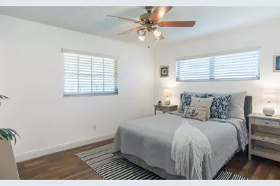 542 59th Way S, Saint Petersburg, FL 33707 - Photo 11