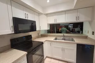 2084 Sunset Grove Ln, Clearwater, FL 33765 - Photo 9