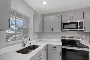 1713 Carnegie Cir, Tampa, FL 33619 - Photo 11