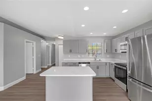 1713 Carnegie Cir, Tampa, FL 33619 - Photo 9