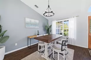 2722 Buckhorn Oaks Dr, Valrico, FL 33594 - Photo 5