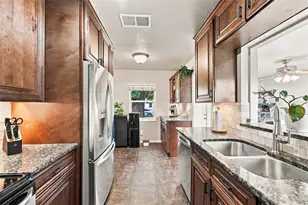 2495 34th Ave N, Saint Petersburg, FL 33713 - Photo 11