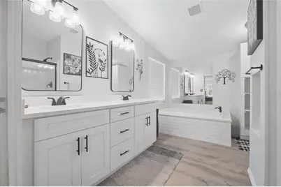 7338 Timber Crest Lane, Zephyrhills, FL 33540 - Photo 13