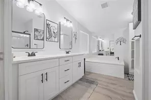 7338 Timber Crest Ln, Zephyrhills, FL 33540 - Photo 13