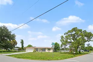 562 E Tarpon Blvd NW, Port Charlotte, FL 33952 - Photo 25