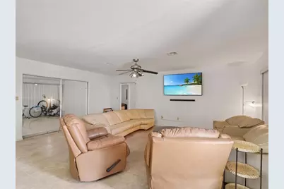 562 E Tarpon Boulevard NW, Port Charlotte, FL 33952 - Photo 3