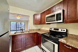 1428 Highland Ridge Cir, Brandon, FL 33510 - Photo 9