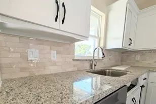 6081 Knollwood Dr, Dade City, FL 33523 - Photo 7
