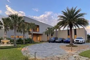 10932 Flint Estates Dr, Thonotosassa, FL 33592 - Photo 1