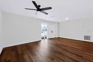 1849 New Hampshire Ave NE, Saint Petersburg, FL 33703 - Photo 17