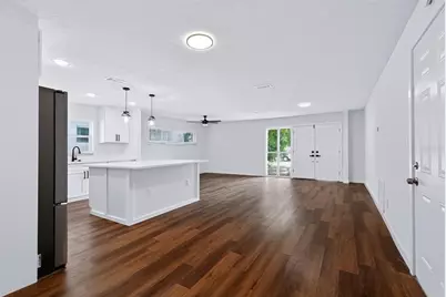 1849 New Hampshire Avenue NE, Saint Petersburg, FL 33703 - Photo 15