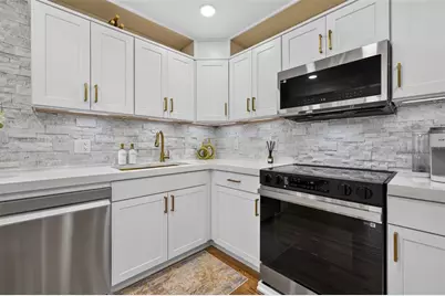 9025 1st Street NE, Saint Petersburg, FL 33702 - Photo 11