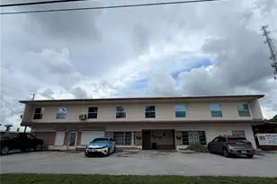 2400 25th St N, Saint Petersburg, FL 33713 - Photo 1