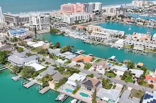 136 Bayside Dr, Clearwater Beach, FL 33767 - Photo 51