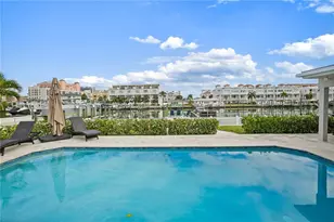 136 Bayside Dr, Clearwater Beach, FL 33767 - Photo 27