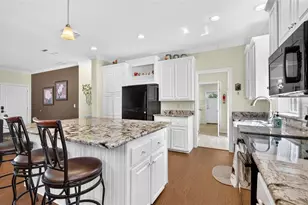 10006 Evanston Ln, Wesley Chapel, FL 33545 - Photo 9