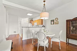 316 8th St S, Saint Petersburg, FL 33701 - Photo 7