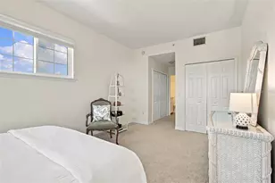 316 8th St S, Saint Petersburg, FL 33701 - Photo 15