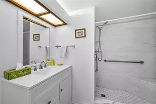 13612 S Village Dr, Tampa, FL 33618 - Photo 11