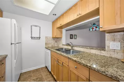 13612 S Village Drive #5307, Tampa, FL 33618 - Photo 9