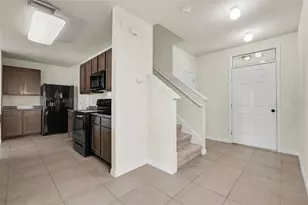 7796 Tuscan Bay Cir, Wesley Chapel, FL 33545 - Photo 5
