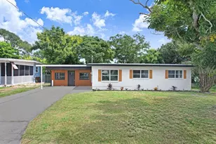 124 Edgewater Dr, Winter Haven, FL 33881 - Photo 1