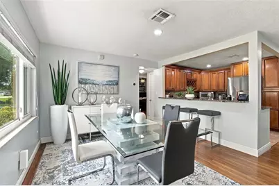 11006 N Oakleaf Avenue, Tampa, FL 33612 - Photo 5
