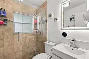 11006 N Oakleaf Ave, Tampa, FL 33612 - Photo 23