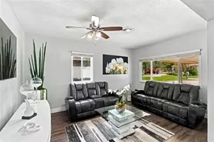 11006 N Oakleaf Ave, Tampa, FL 33612 - Photo 7