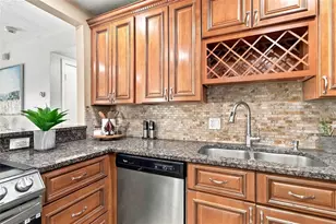 11006 N Oakleaf Ave, Tampa, FL 33612 - Photo 11