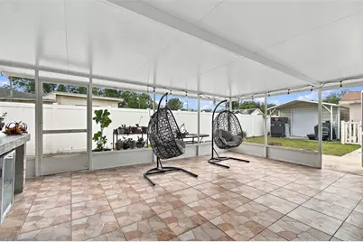 11006 N Oakleaf Avenue, Tampa, FL 33612 - Photo 25