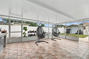 11006 N Oakleaf Ave, Tampa, FL 33612 - Photo 25
