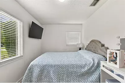 11006 N Oakleaf Avenue, Tampa, FL 33612 - Photo 19