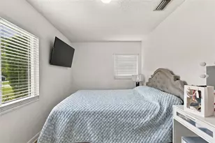 11006 N Oakleaf Ave, Tampa, FL 33612 - Photo 19