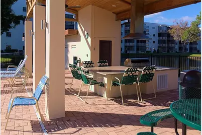 6080 80th Street N #102, Saint Petersburg, FL 33709 - Photo 51