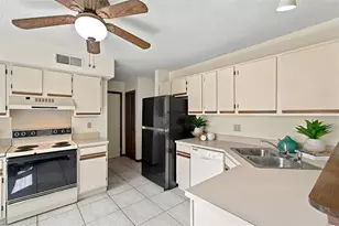 709 Jacaranda Dr, Oldsmar, FL 34677 - Photo 19