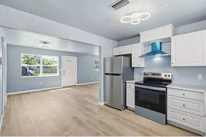 8143 Overlook Place NE, Saint Petersburg, FL 33702 - Photo 5