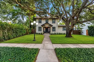 229 18th Ave NE, Saint Petersburg, FL 33704 - Photo 1