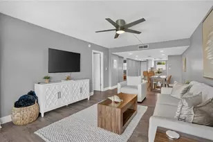 7050 Sunset Dr S, South Pasadena, FL 33707 - Photo 7